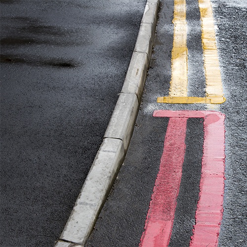 Single/double yellow and red lines: Your quick guide