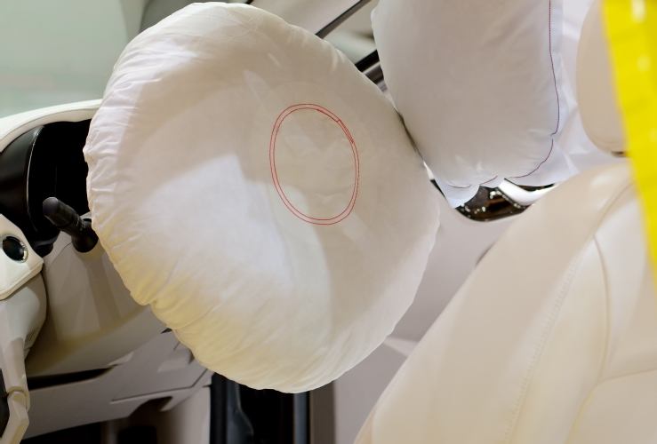 400,000 Mercedes Benz cars recalled over airbag fault