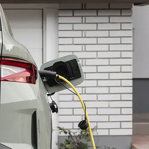 Public Charging vs Home Charging: The Driveway Class Divide?