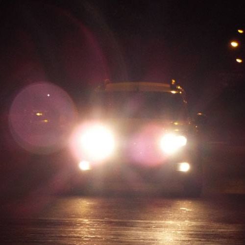Head light glare: Are night driving glasses the answer?