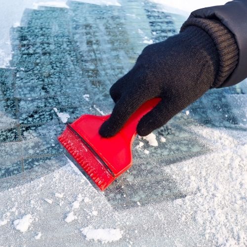 Defrosting your car windscreen safely